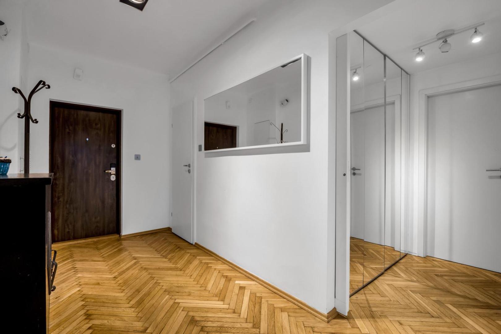 Metro Politechnika 3-Bedroom Apartment Warschau Buitenkant foto